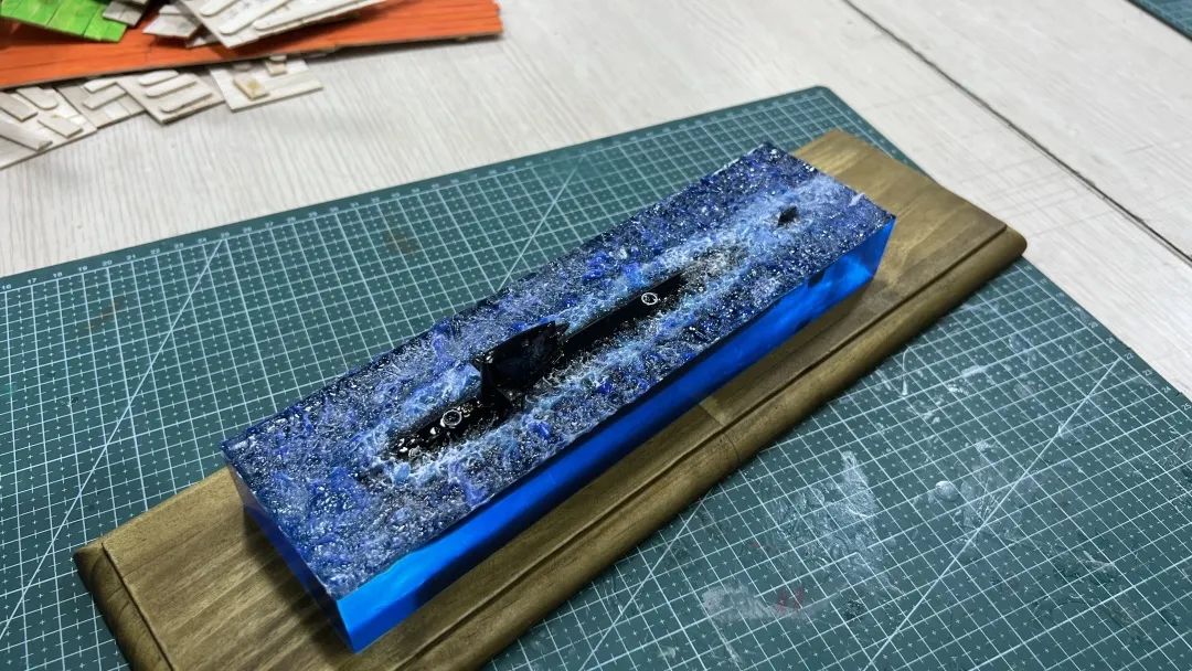 海水部分制作完成之后就要进行海面的刻画