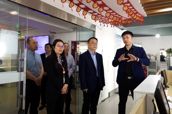 市人大常委会副主任李京平带队调研致远方略集团