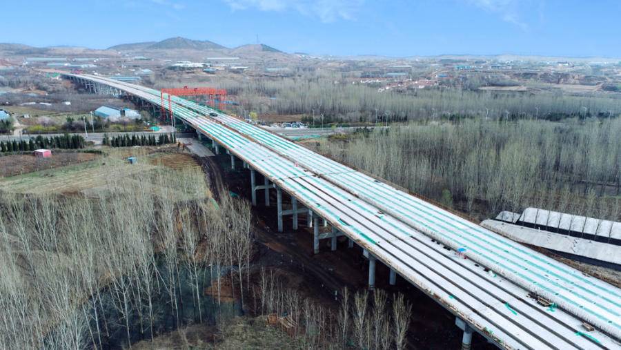 济青中线济潍段完成首个特大桥架梁任务,路基工程完成近七成