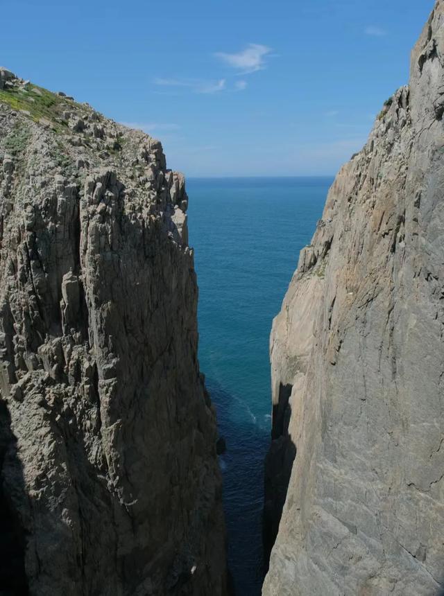 马祖列岛东部有东引岛,是我国领海基点之一,这里适合钓鱼