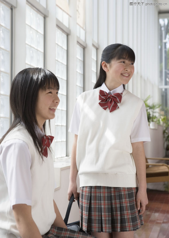 女孩因为早恋怀孕被父母裸身关入地窖5年,为何会这样?