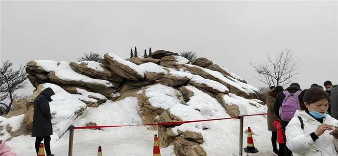 玉女峰雪景图片