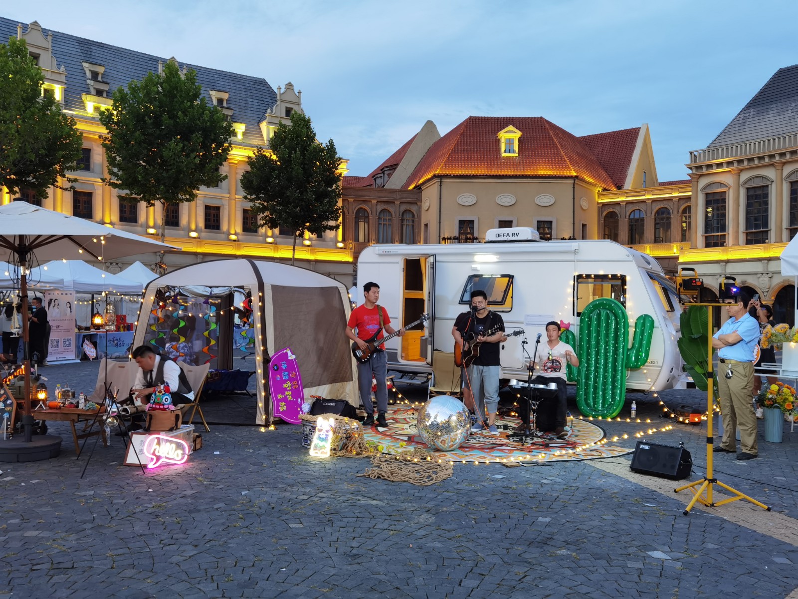 青岛特色消夏市集6日开市