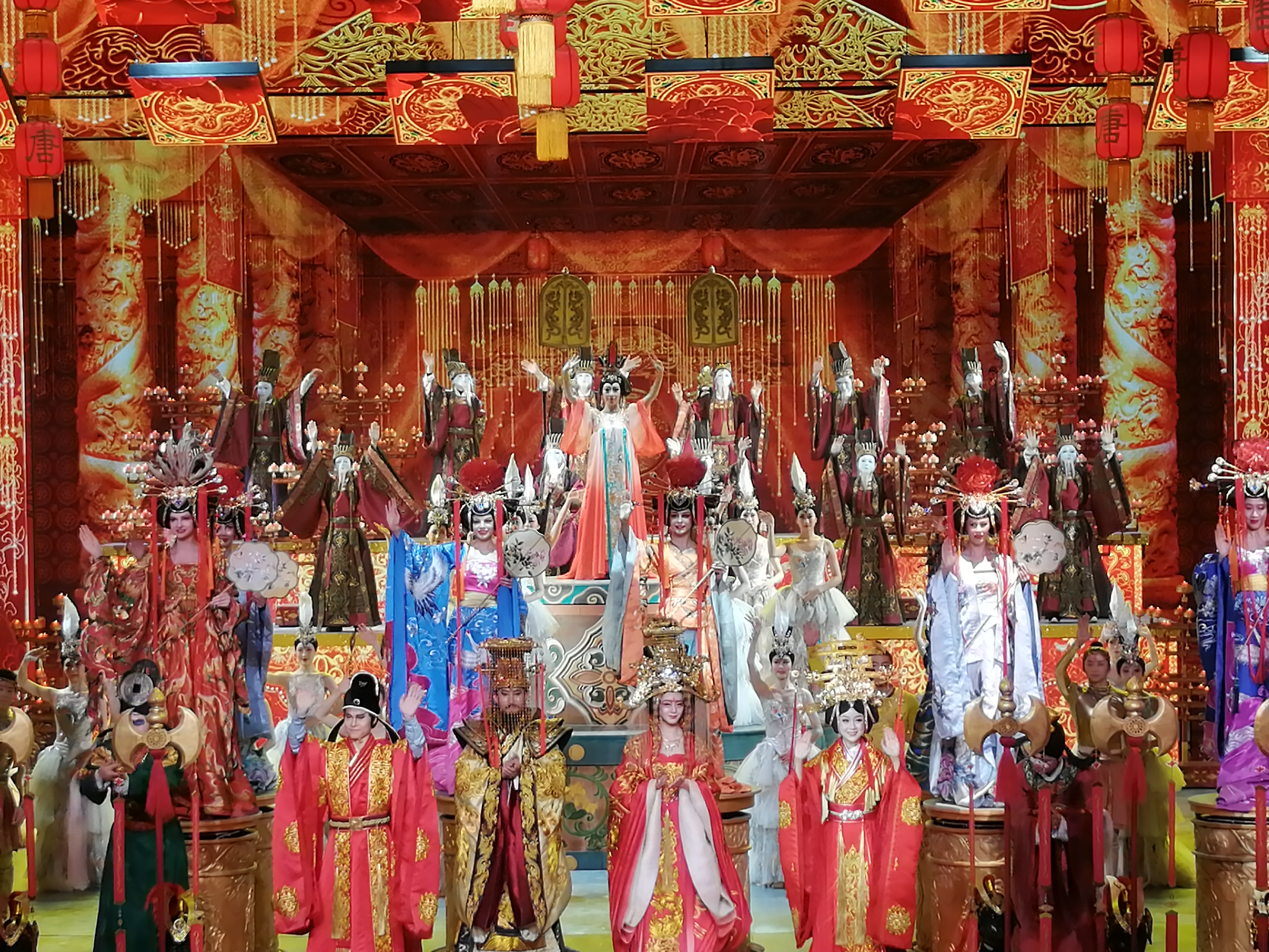 西安大唐芙蓉园凤鸣九天剧院演出的《梦回大唐》剧照