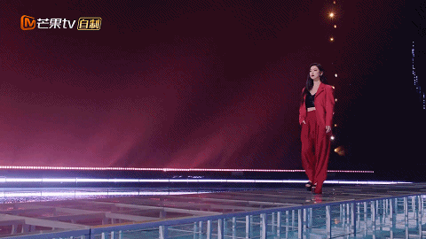 38岁朱珠和48岁贾静雯，《乘风2023》成团出道，令人堪忧