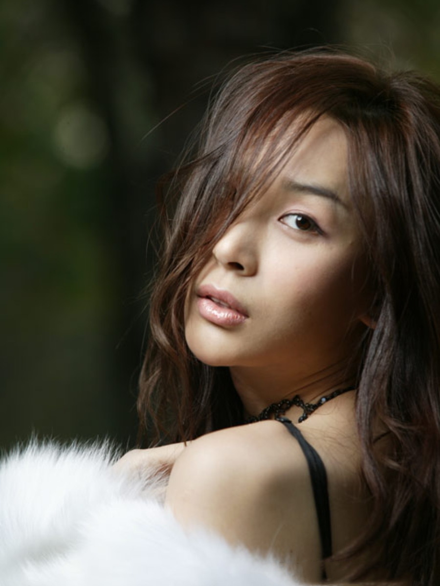 案例:韩国美艳变性女星,曾日入56万,结婚十年因无法生子被抛弃