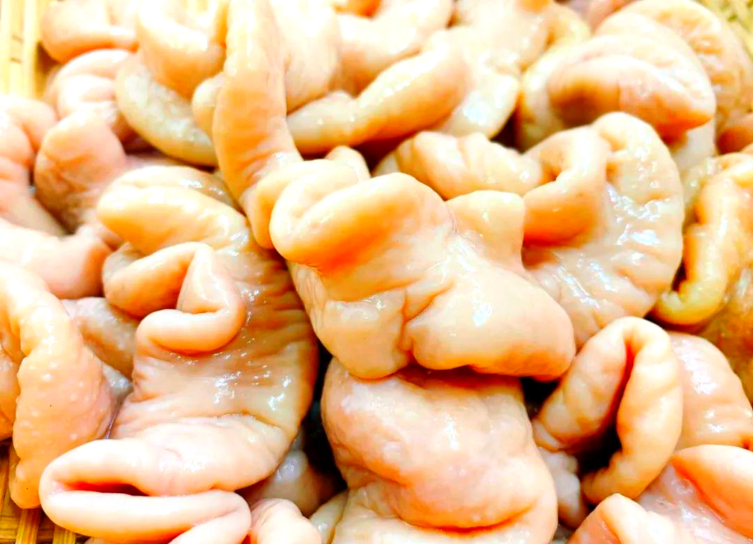猪大肠清洗妙招:小苏打与食用油助您轻松去除腥臭味