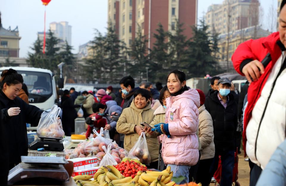 人气不减味道不变!600多岁的灵山卫大集搬迁新址开市迎客