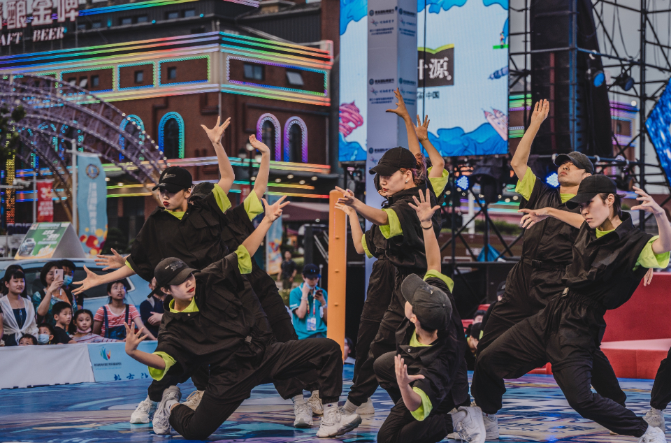 跑酷,街舞样样有!第二届时尚体育节亮相啤酒节,共30余项活动