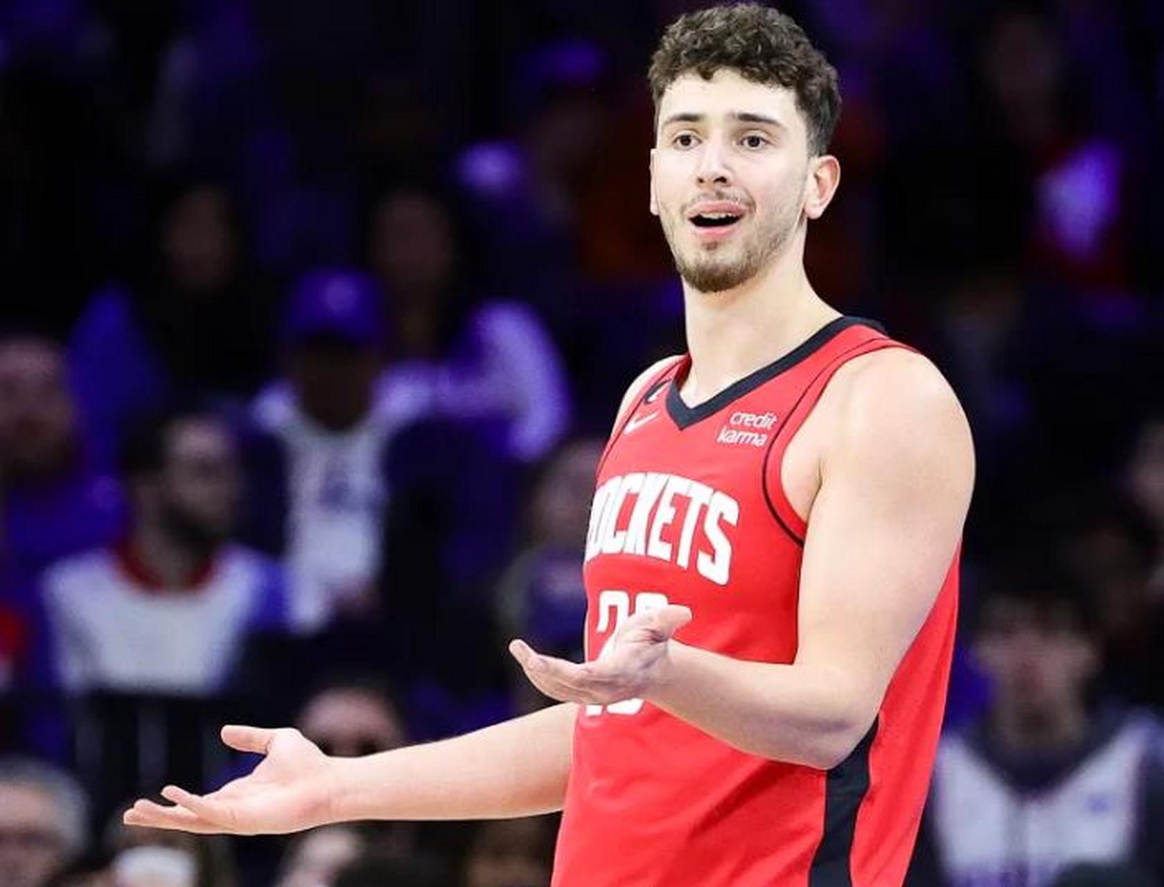 12投得到11分,三分4中0,火箭太子格林在季前赛第一场打得很努力,但他