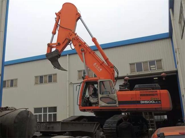 你觉得挖掘机岩石臂从哪方面吸引你?是效率吗?