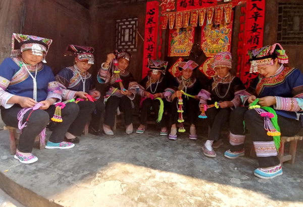 西林县马蚌镇:"四转六联" 绘就乡村振兴美好蓝图