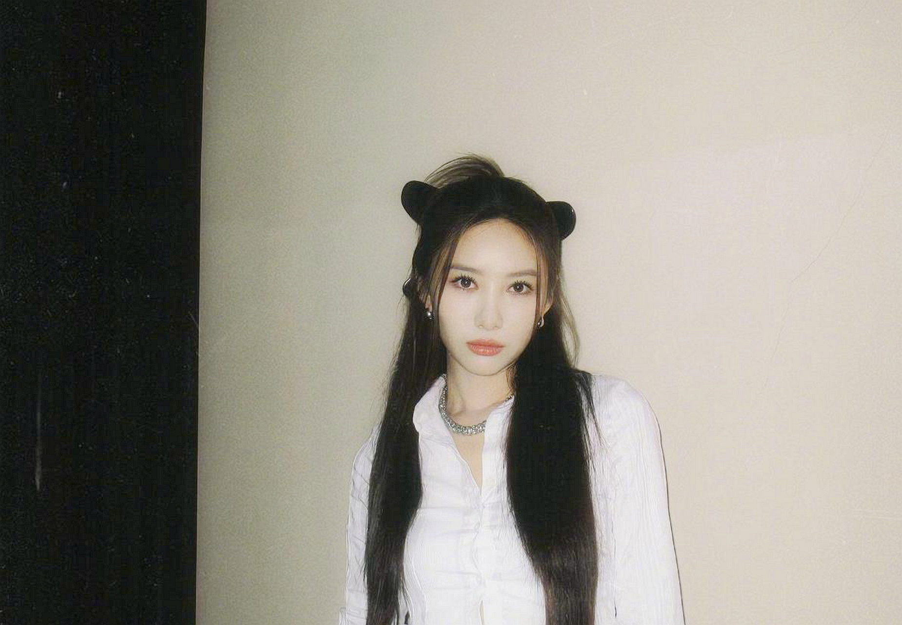 「巨乳正妹」吴优腰部曲线完美,这件露脐上衣太性感!