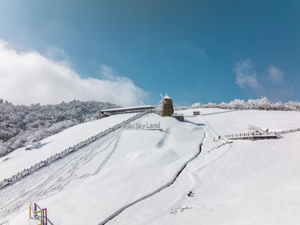 走进安吉 云上草原滑雪场重装亮相