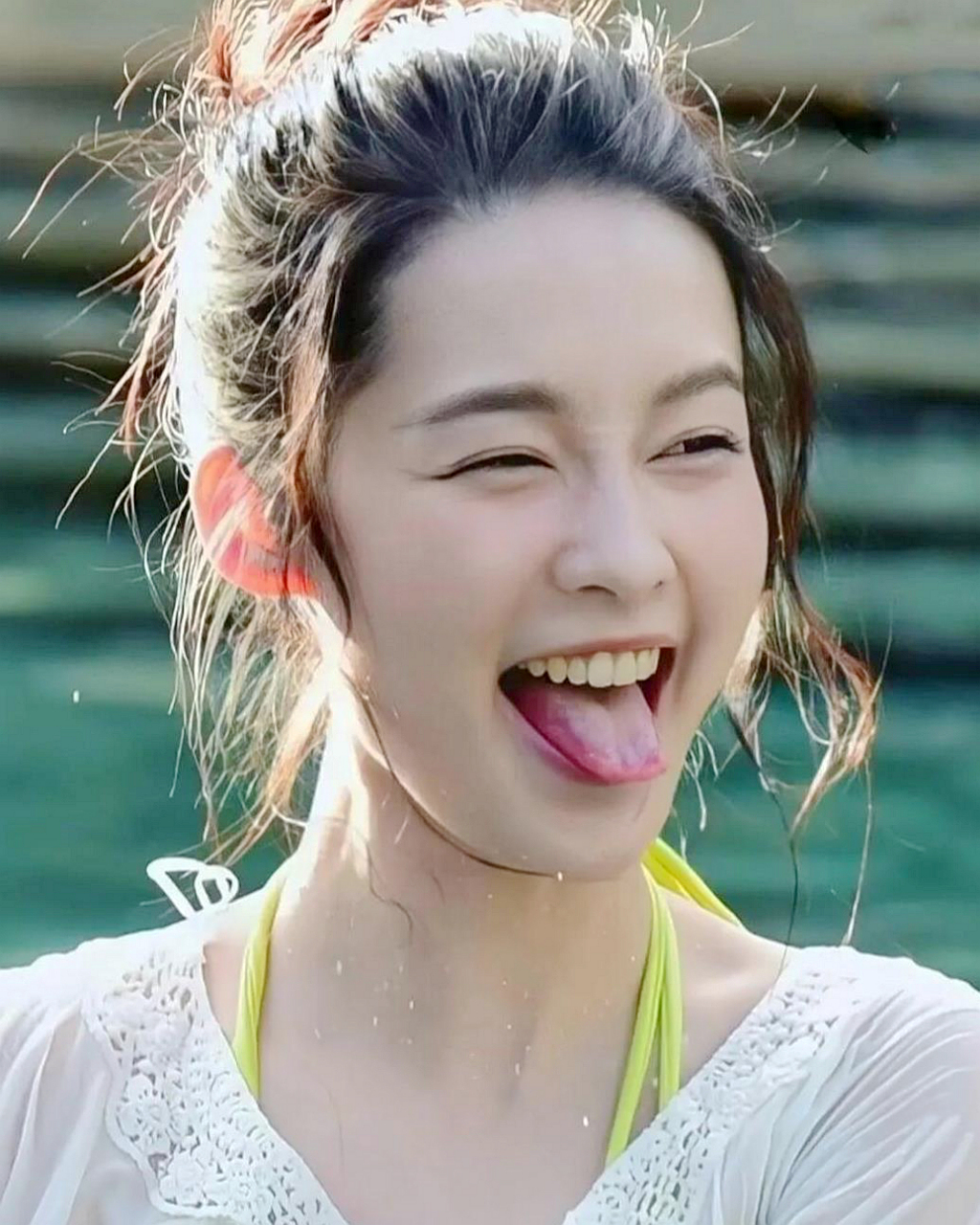 李沁好美,笑起来好可爱!