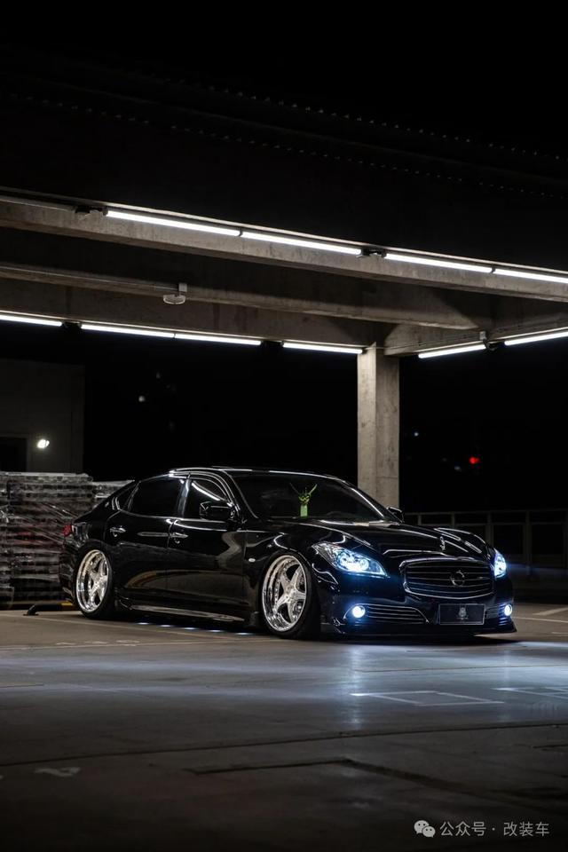 因为颜值而购入的英菲尼迪m25l,改装后vip范直接拉满