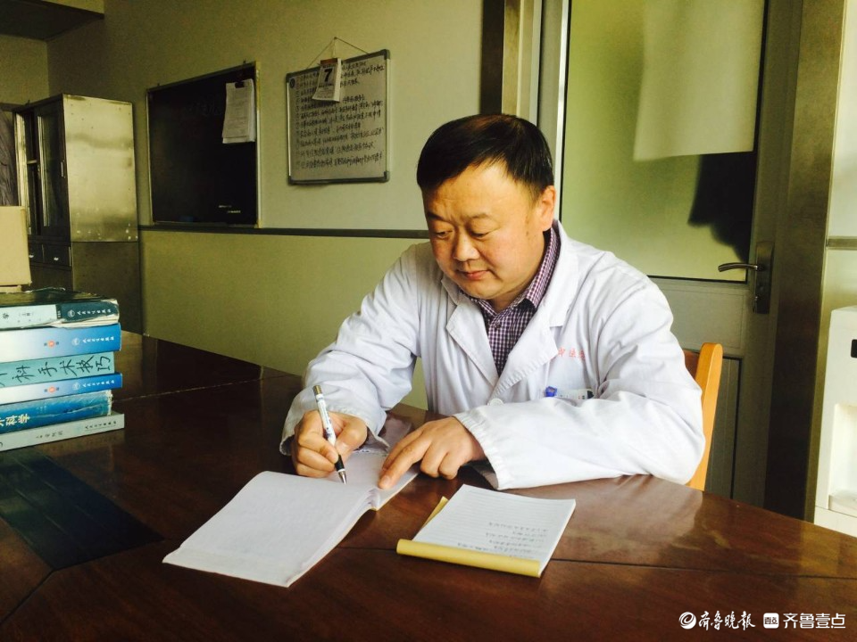 最美医生|"临床双面手"姚长春:中西医结合,守护梨乡百姓健康