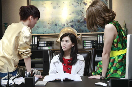 《美丽的笨女人》首播,王洋何明翰主演,极致狗血,反倒爆笑有趣