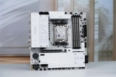 白色高颜值主板！七彩虹CVN B850 ARK FROZEN v14方舟图赏