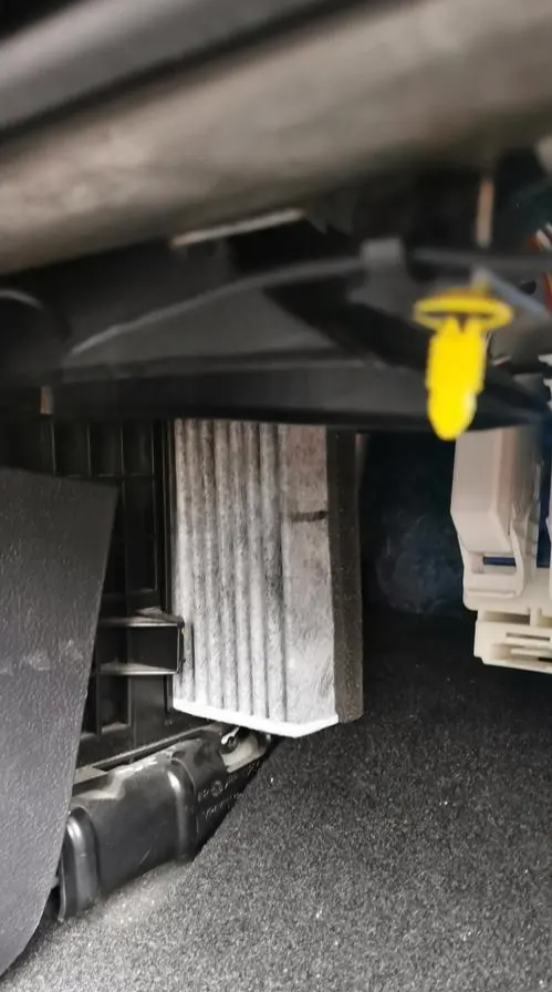 骊威换空调滤芯教程