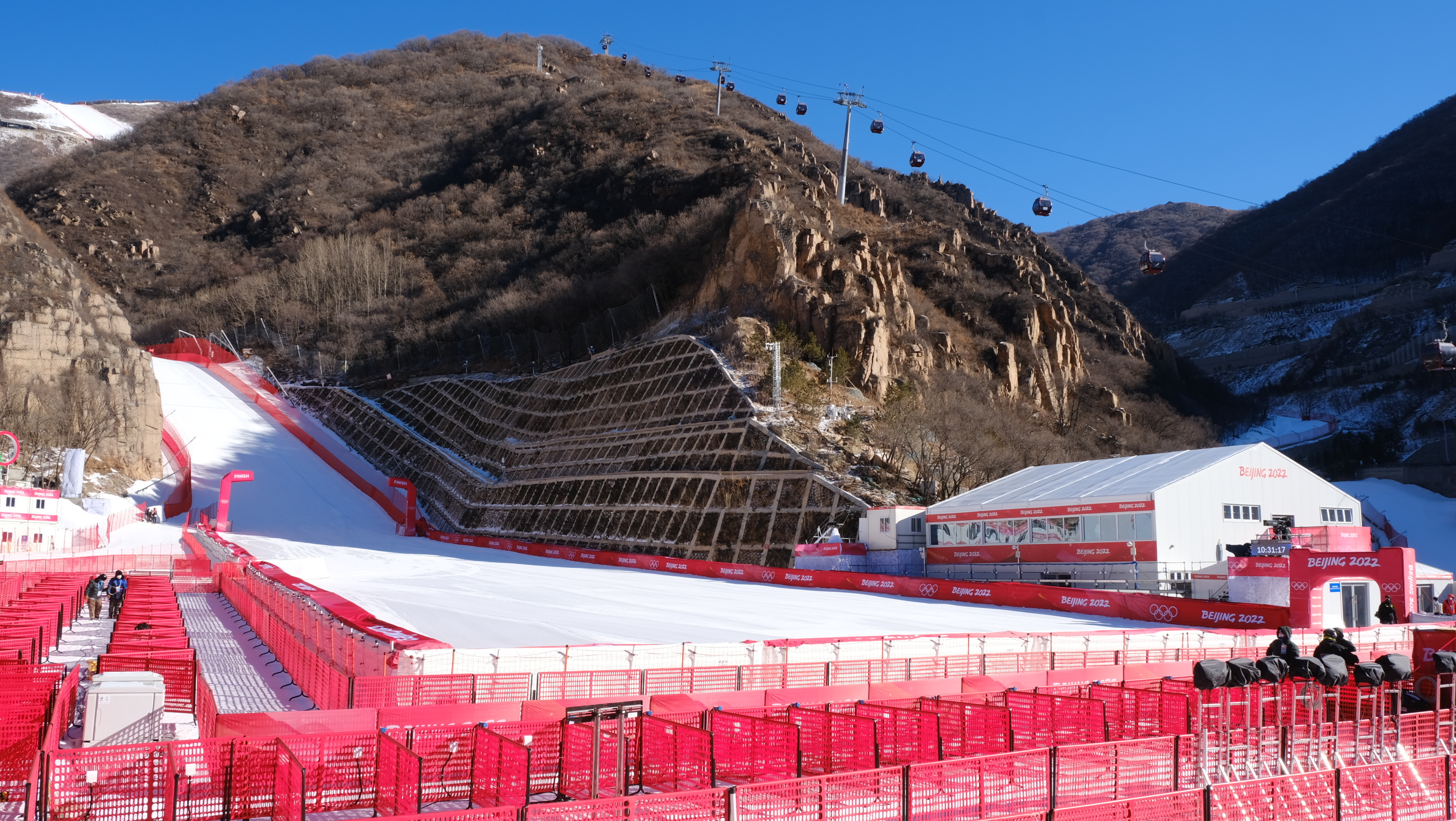 北京冬奥会|国家高山滑雪中心竞速赛道进行赛前全流程演练