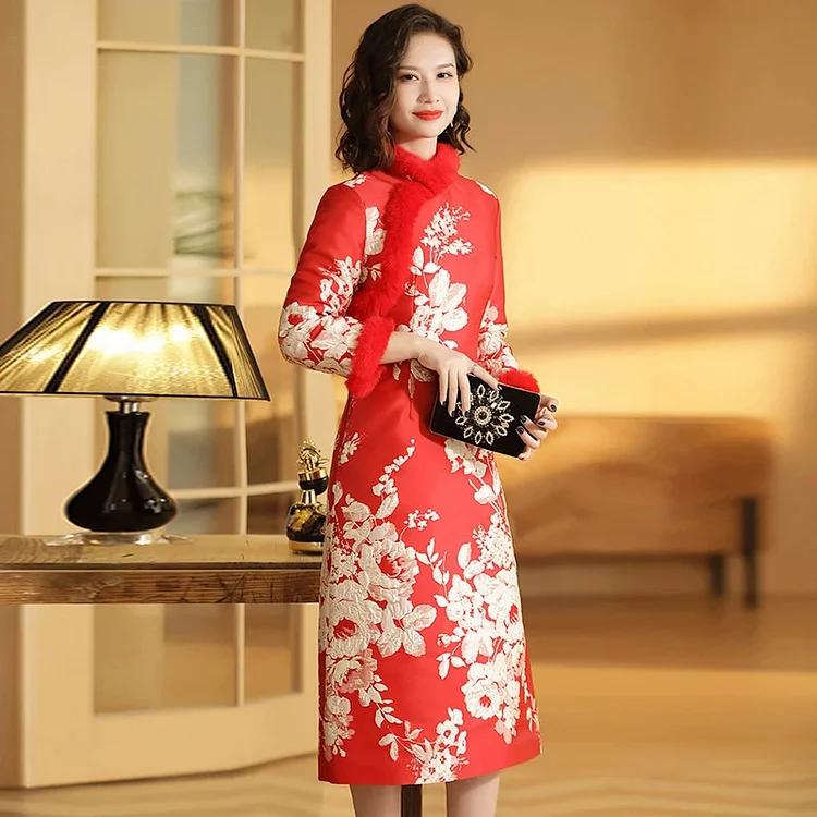 抵御寒冷的天气,继续优雅脱俗,夹棉长款旗袍