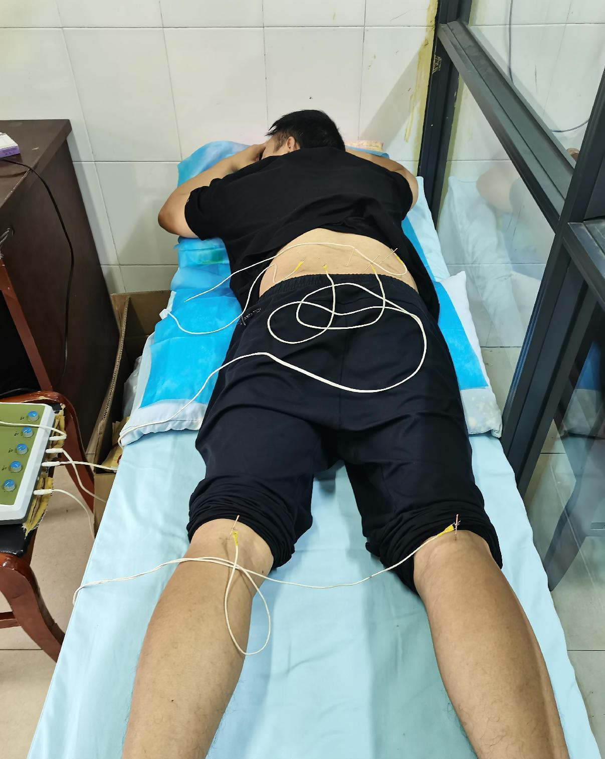 中医妙手除病痛 患者感恩送锦旗