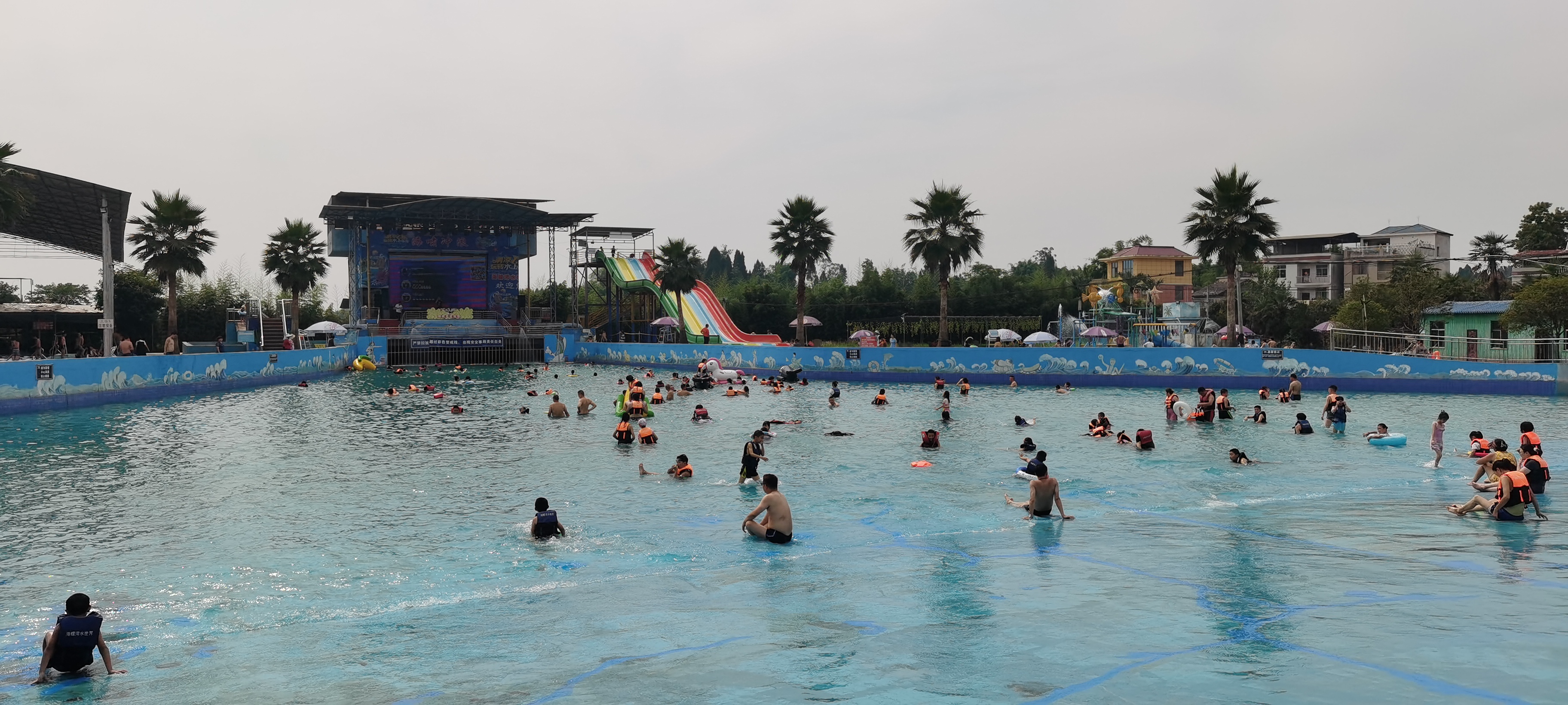 去海螺湾水世界 开启夏日冲浪季