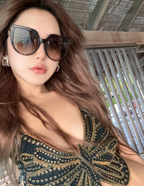 罗志祥前女友周扬青晒性感辣照