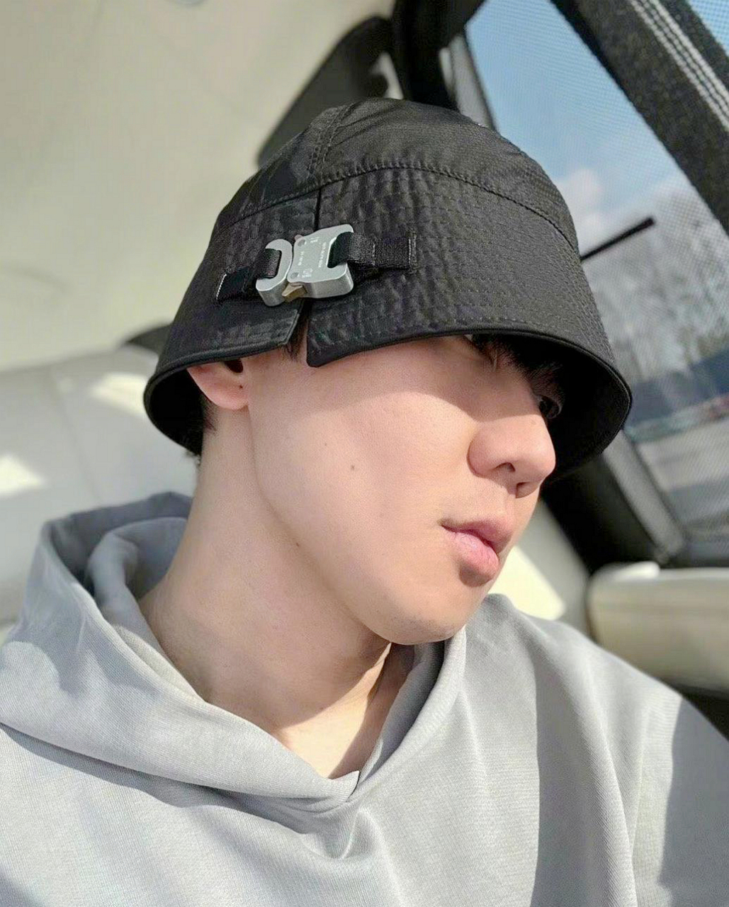 jj和林俊杰晒出自拍,无p图,无滤镜,真实的自我表达.