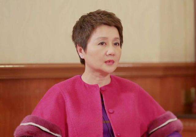 她是赌王四姨太,从舞女到身价百亿,她有的不只是美貌