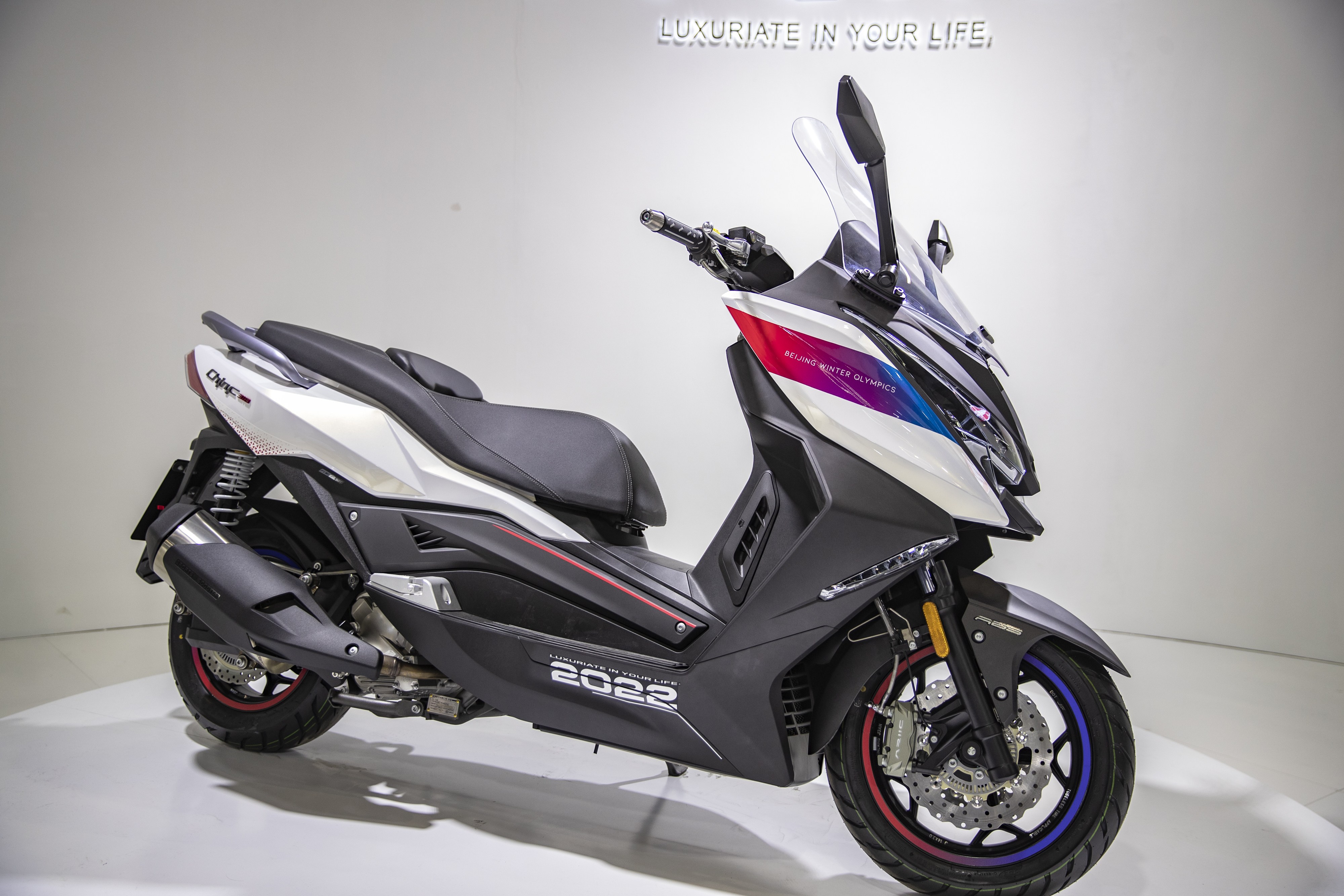 第二十届中国国际摩托车展览会在重庆举行 电动两轮车受关注