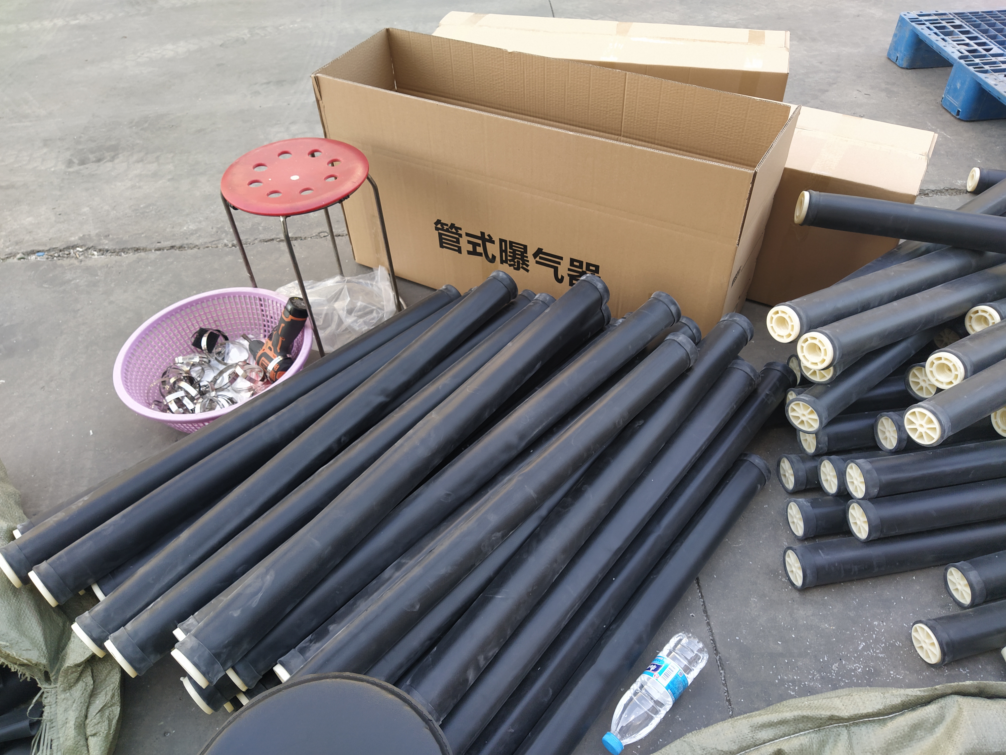 管式曝气设备微孔曝气管 可提升曝气器的优点与特点