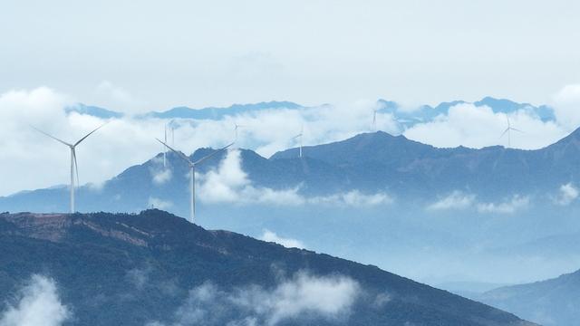 灵宝:云海缭绕大青山