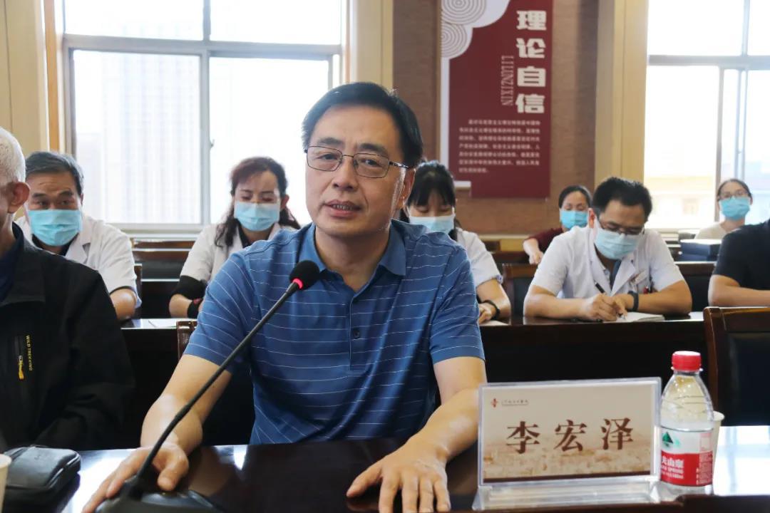 李宏泽书记最后表态,他代表医院全体干部职工对评审专家的辛勤付出和