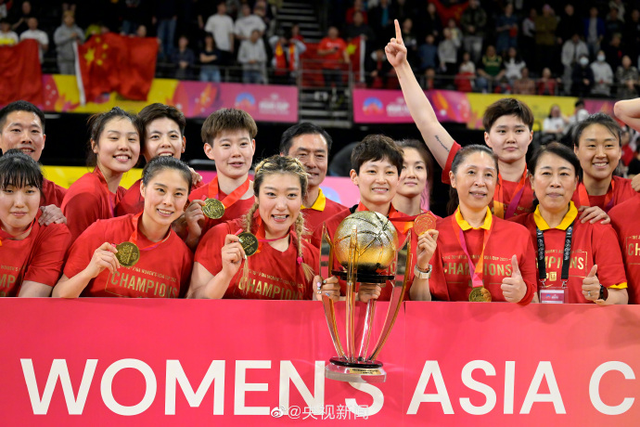 中国女篮夺冠！云南姐妹花“顶峰相见”！