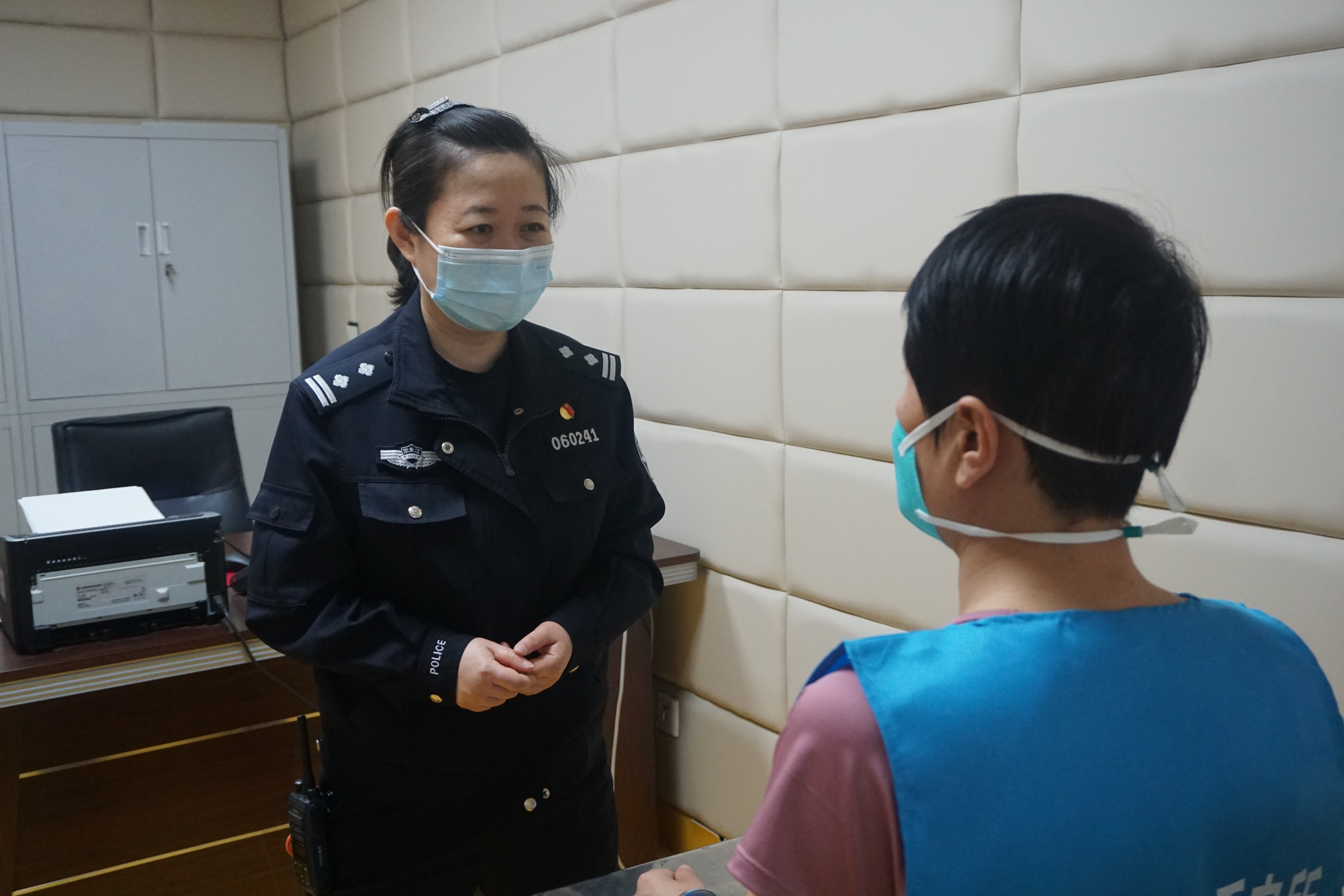 大庆市第二看守所女子警队:高墙里的铿锵玫瑰