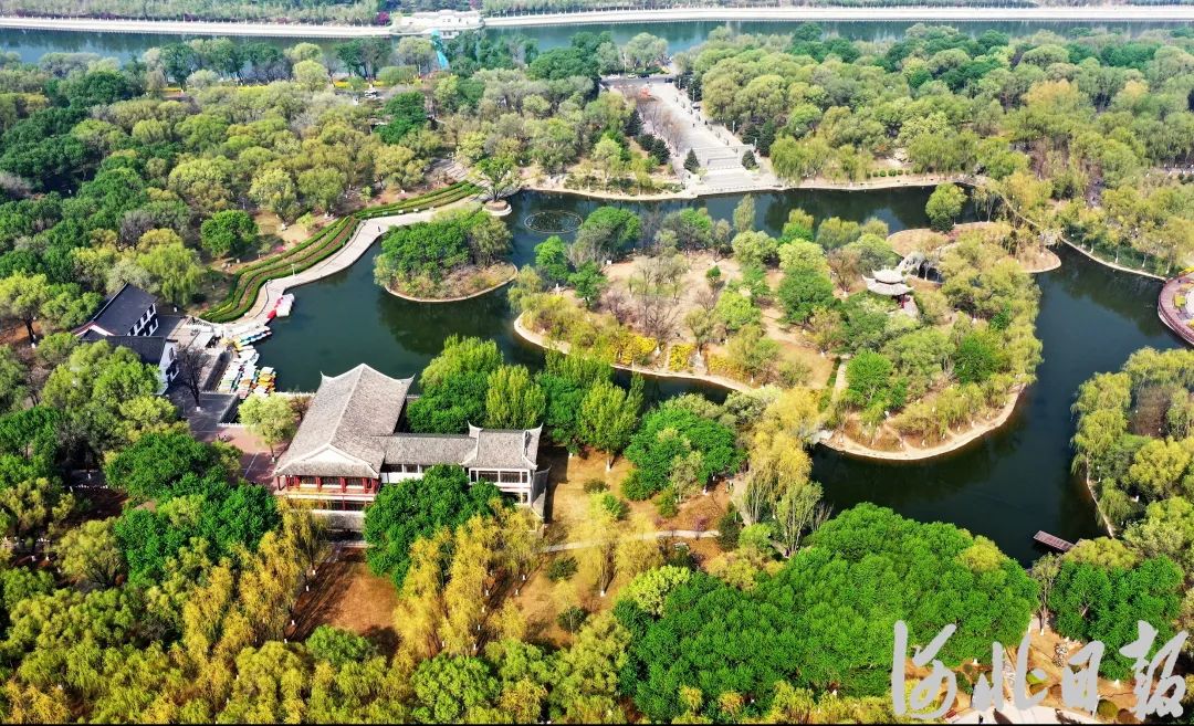 赏花游线路:万柳公园(玉兰花,玉簪花,月季)→古城内(桃花,丁香,海棠)