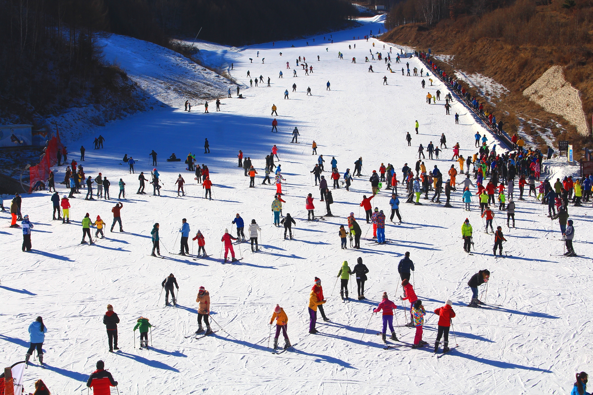 内蒙古赤峰市滑雪场图片