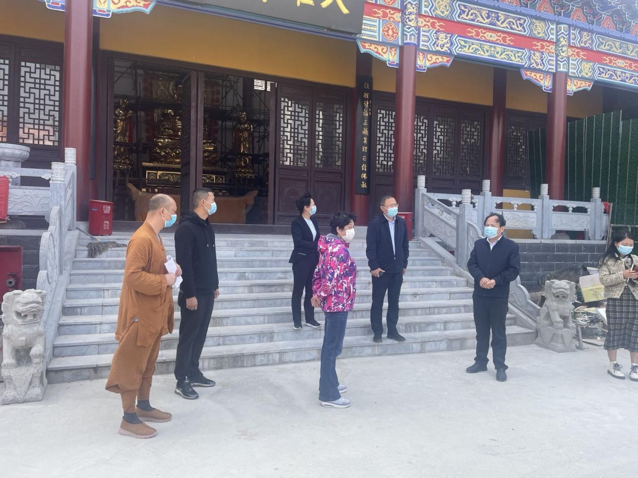 睢宁县委常委,统战部部长宋晓莉检查宗教活动场所房屋建筑安全工作