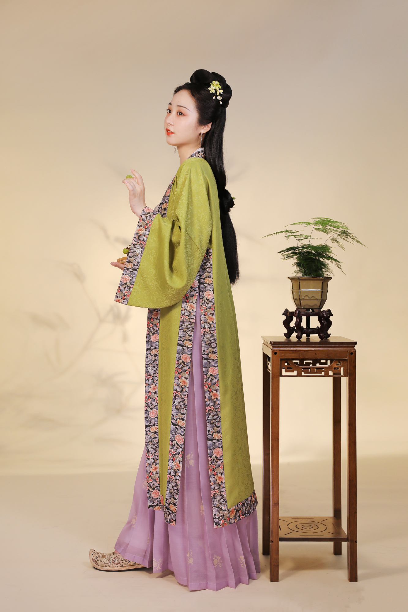 汉服常见的几种颜色,清新自然,减龄俏皮,让人喜欢!