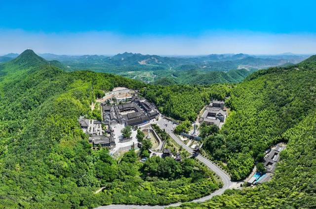 漫游句容丨"手"护自然亲子行,来宝华山打开六一新方式