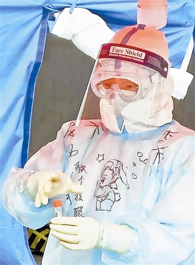 防疫风景线 "大白"萌萌哒