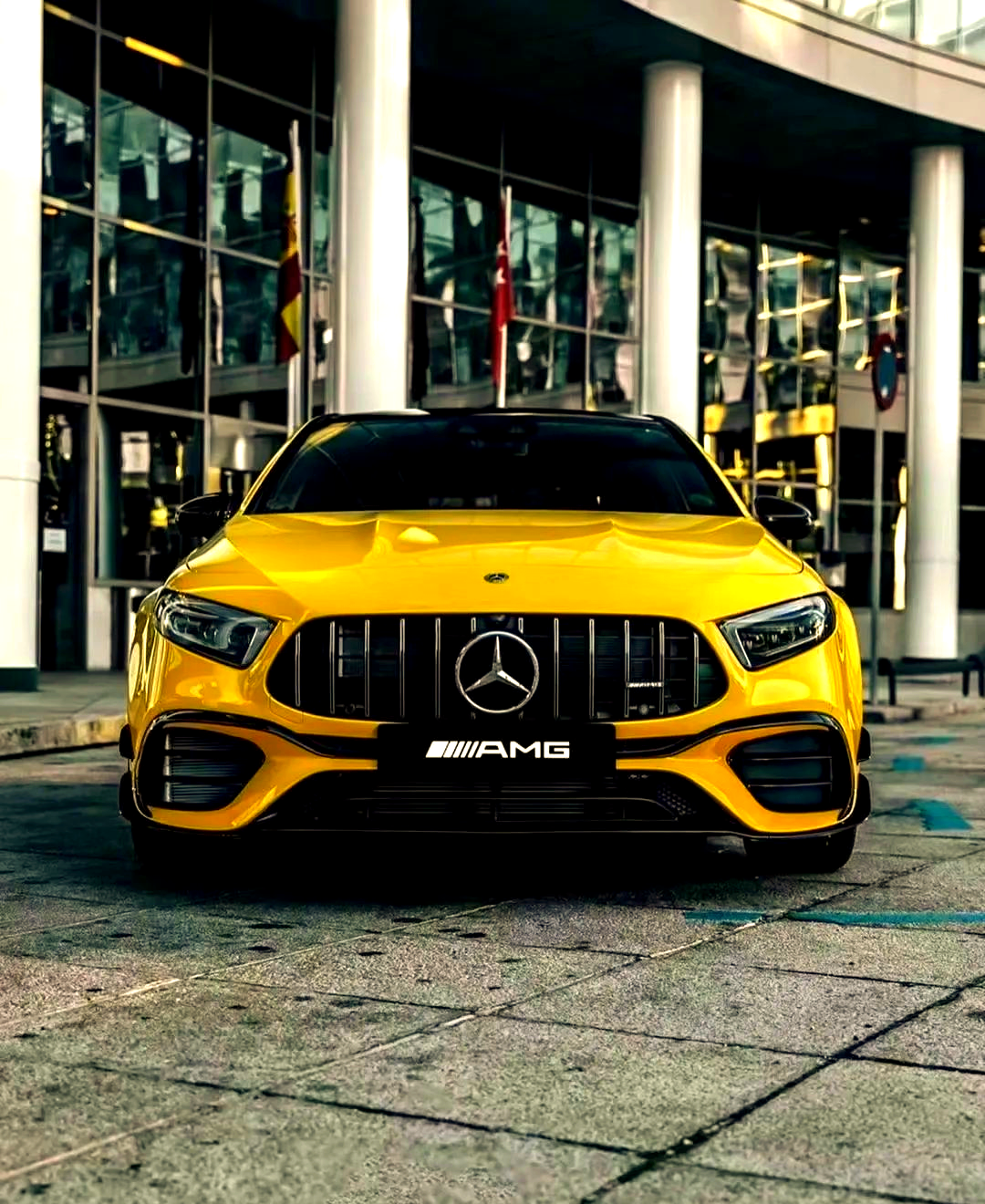 奔驰amg a45全新亮相 性能与颜值全面进化