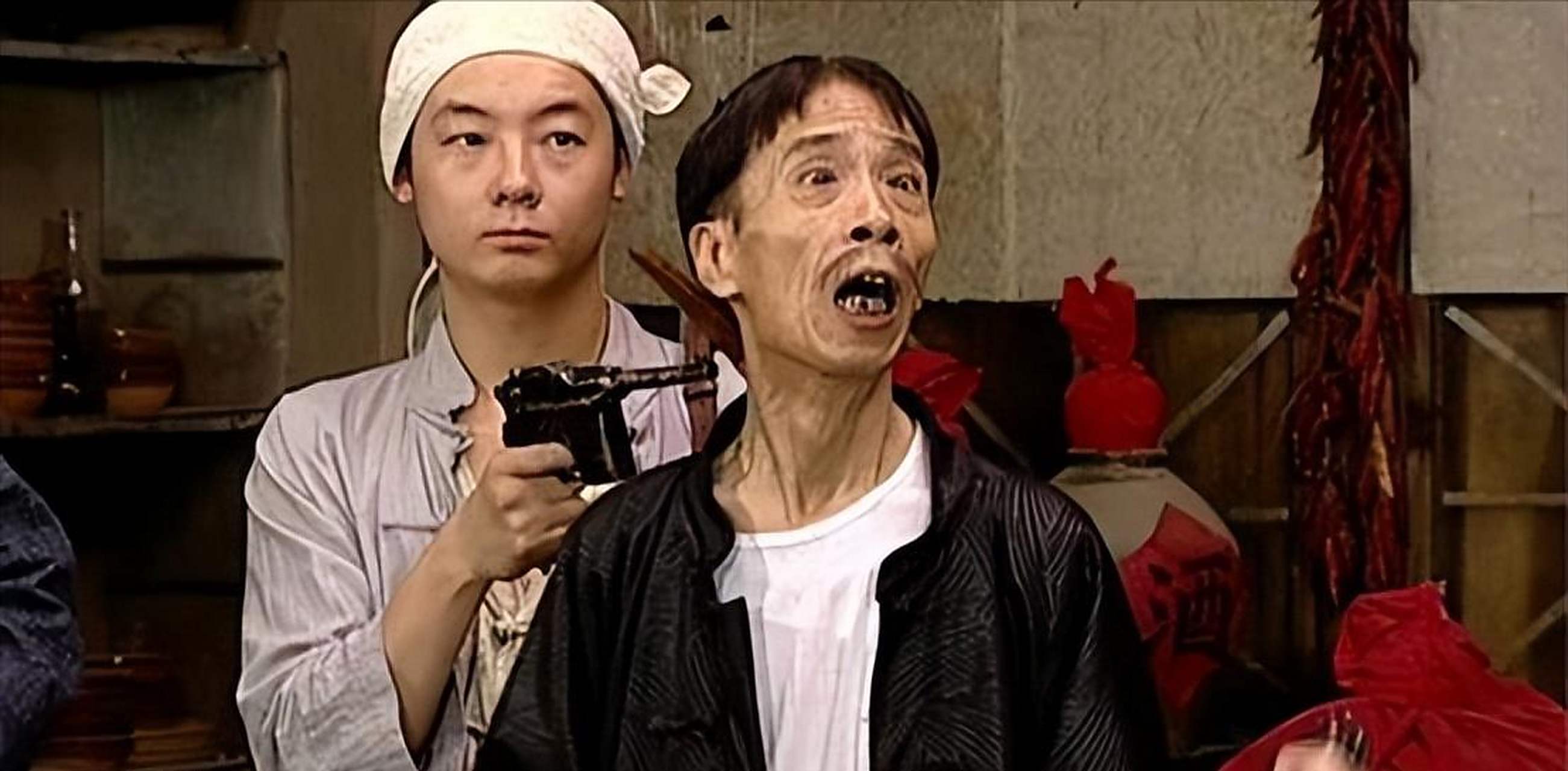 颜冠英打死没想到,自己只是来演个假汉奸,没想到央视竟带头排挤自己!