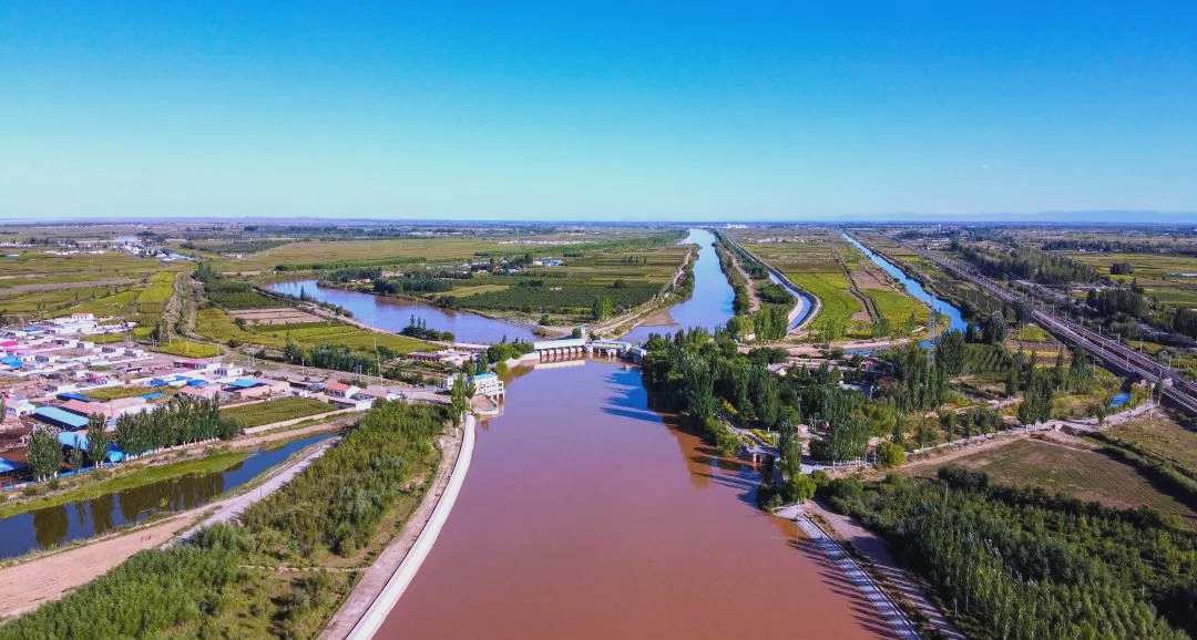 巴彦淖尔河套灌区:庞大的七级灌排渠系如何助力农业?