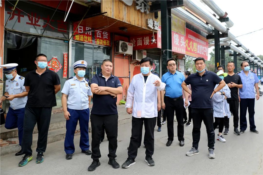 「创新闻」全力做好迎检准备工作,朝阳区十八里店乡开展全域创卫拉练