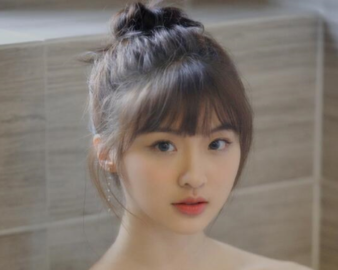 李紫宁的扮演者是谁?她还参演过哪些电视剧?