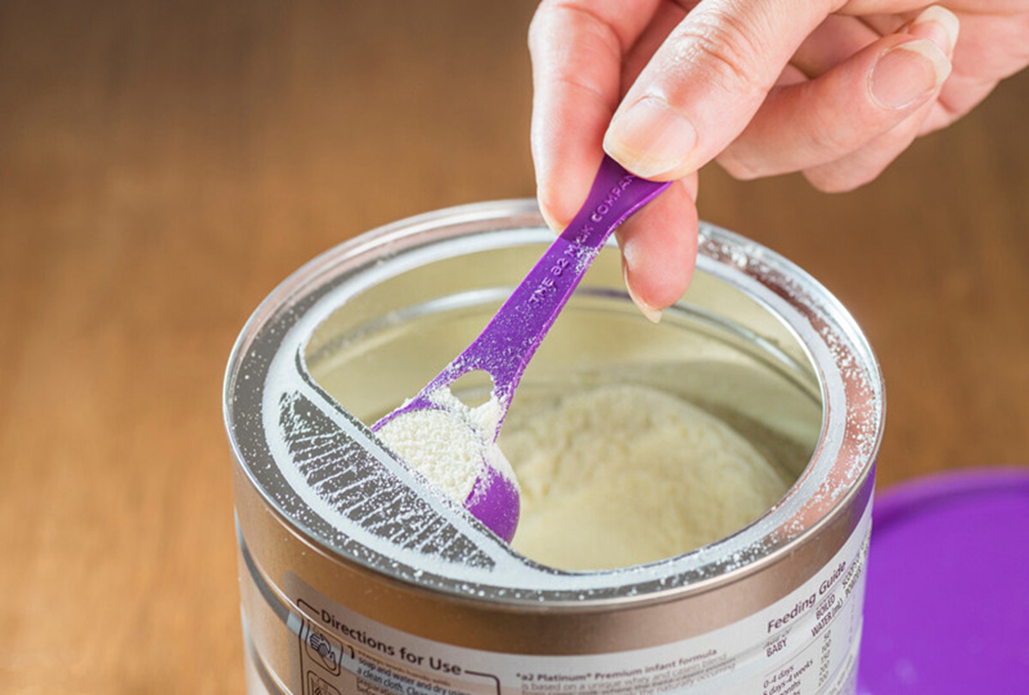 有一种饿叫"奶奶怕你饿"多一勺奶粉量要坏事,科学比例需遵循