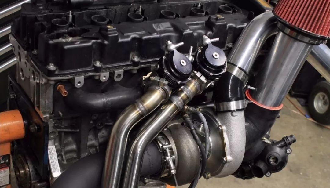 一旦系统的增压压力超过了预设的限值,这个阀门便会启动,以确保发动机